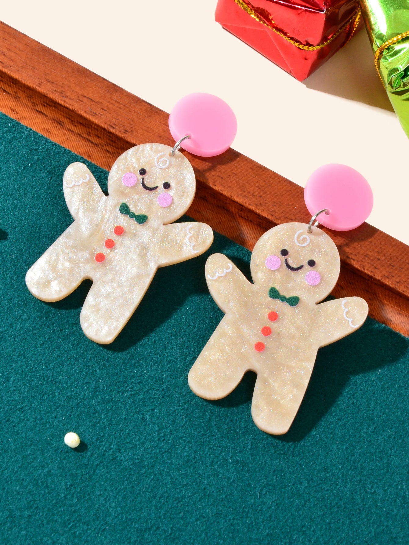 Lovely Acrylic Gingerbread Man Dangle Earrings Girl Christmas Festival Jewellery-2